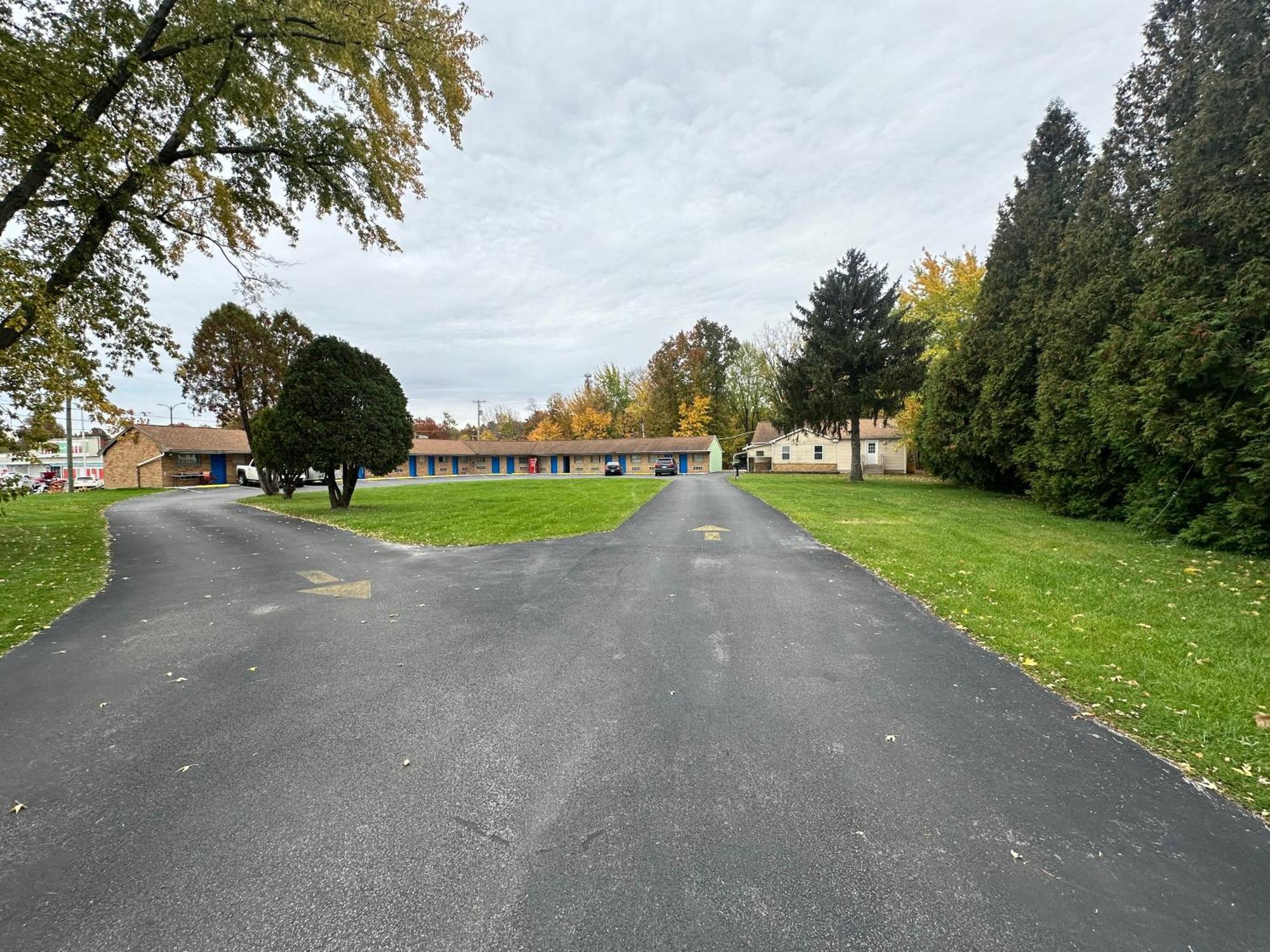Westgate Manor Motel Austintown & Youngstown Ohio מראה חיצוני תמונה
