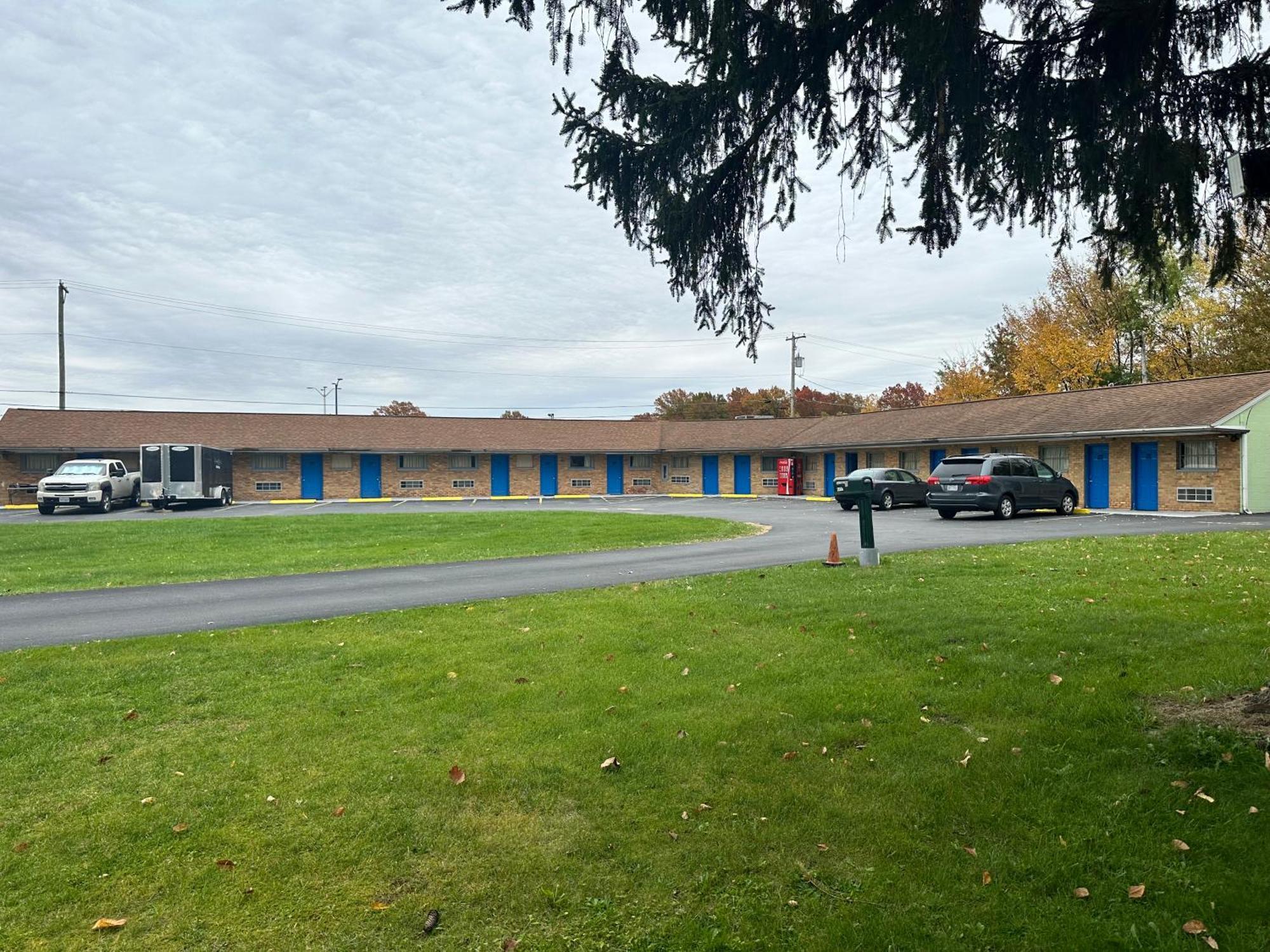 Westgate Manor Motel Austintown & Youngstown Ohio מראה חיצוני תמונה