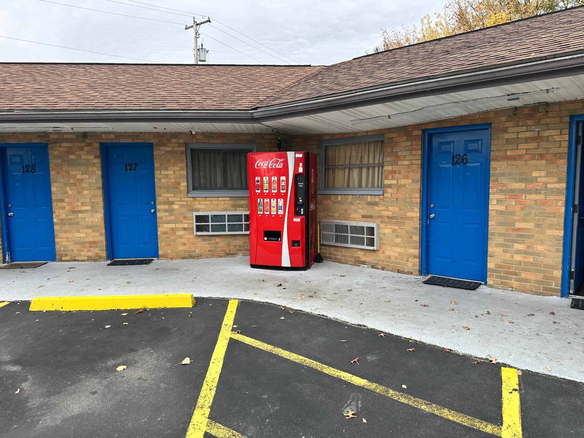 Westgate Manor Motel Austintown & Youngstown Ohio מראה חיצוני תמונה