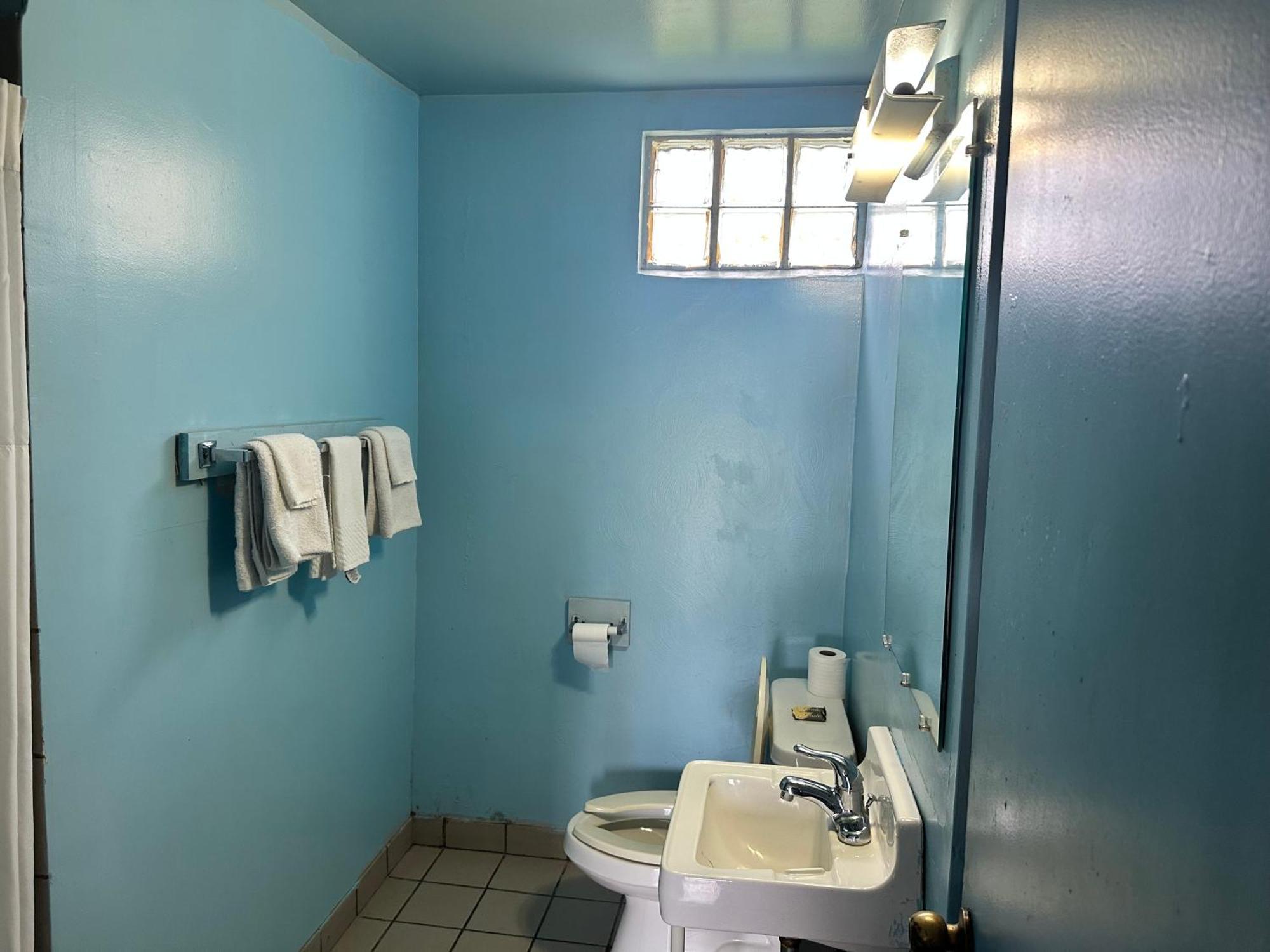 Westgate Manor Motel Austintown & Youngstown Ohio מראה חיצוני תמונה